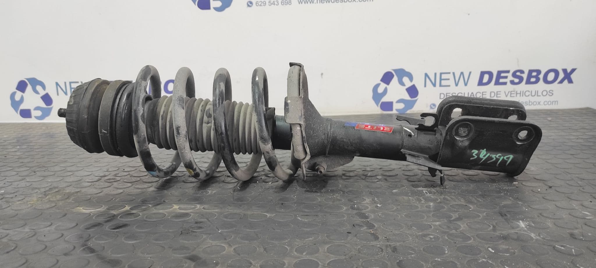 Recambio de AMORTIGUADOR DELANTERO DERECHO para MERCEDES-BENZ VITO (W638) COMBI 108 CDI    (638.194) 611980 referencia OEM IAM 300820 21709041   - BLANCO