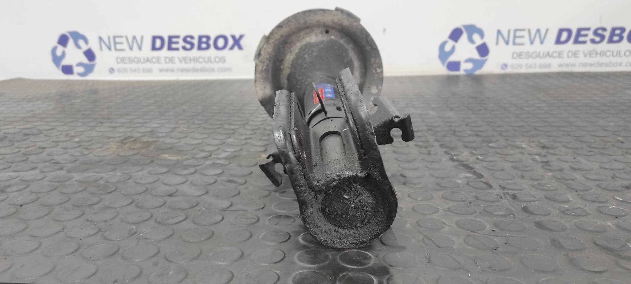 Recambio de AMORTIGUADOR DELANTERO DERECHO para MERCEDES-BENZ VITO (W638) COMBI 108 CDI    (638.194) 611980 referencia OEM IAM 300820 21709041   - BLANCO 3
