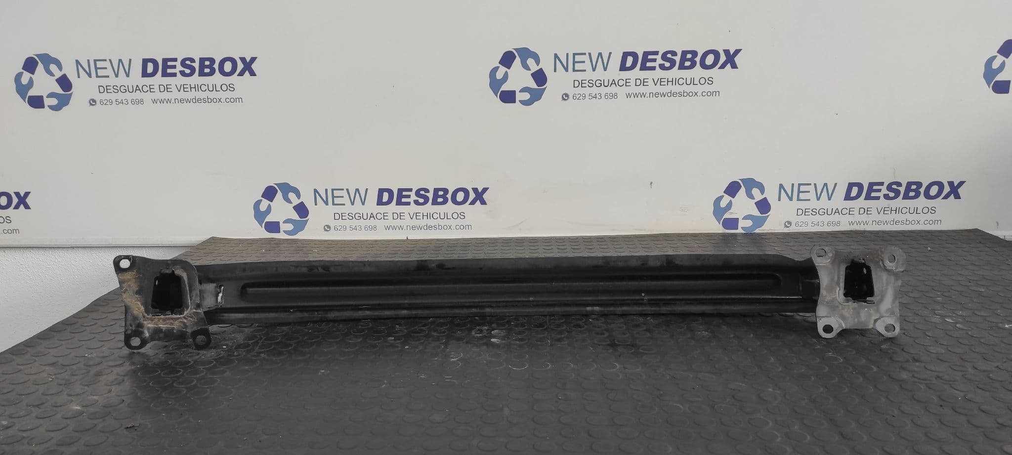 Recambio de REFUERZO PARAGOLPES TRASERO para SEAT LEON (1P1) BXE referencia OEM IAM    - BLANCO 2