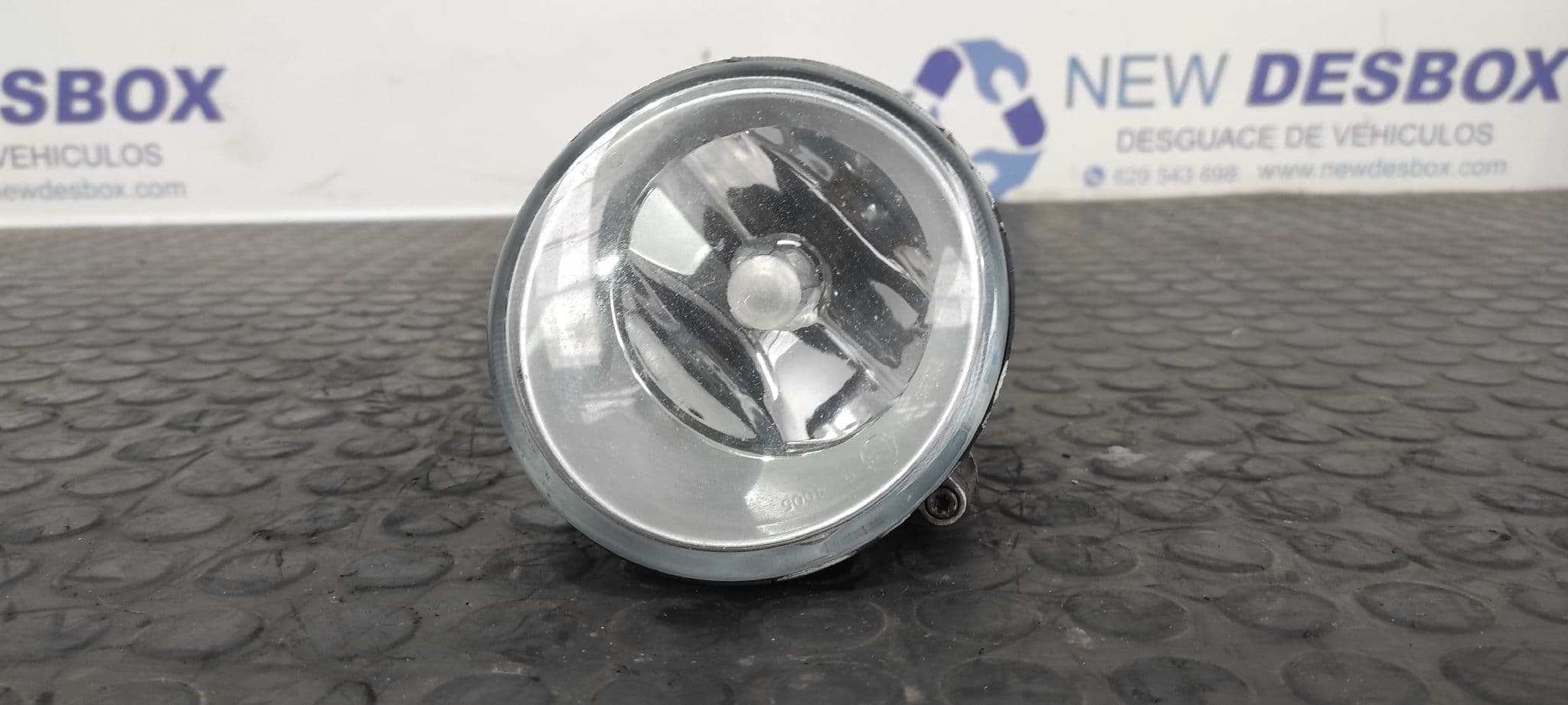 Recambio de FARO ANTINIEBLA DERECHO para RENAULT LAGUNA (B56) 1.8 16V RT F4P760 referencia OEM IAM 7701045717    - BLANCO