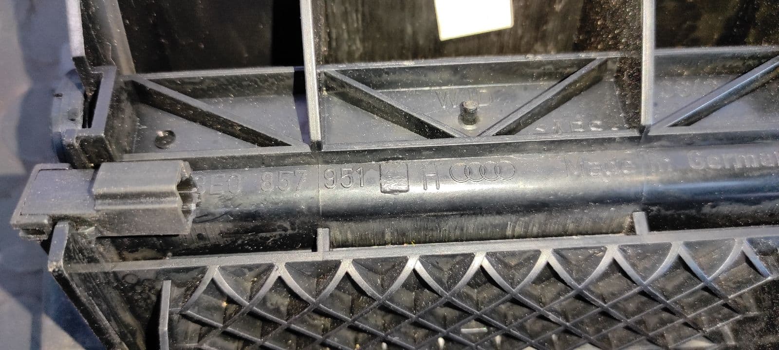Recambio de CENICERO para AUDI A4 AVANT (8E) 2.0 TDI Quattro (DPF) BRE referencia OEM IAM    - BLANCO 5