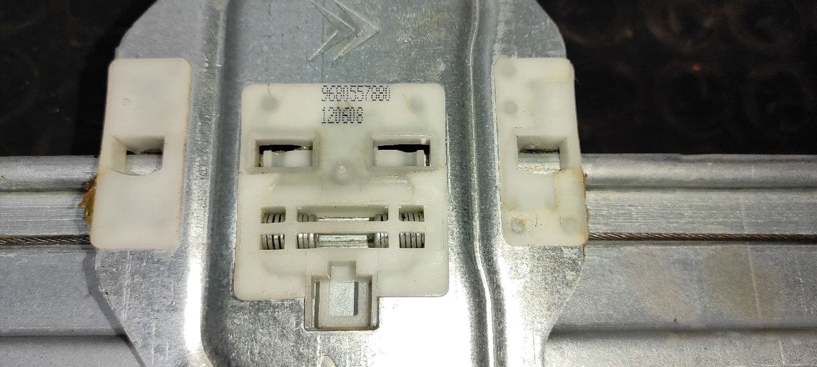 Recambio de ELEVALUNAS DELANTERO DERECHO para PEUGEOT PARTNER KOMBI 9HP referencia OEM IAM 9680557880   - GRIS 2
