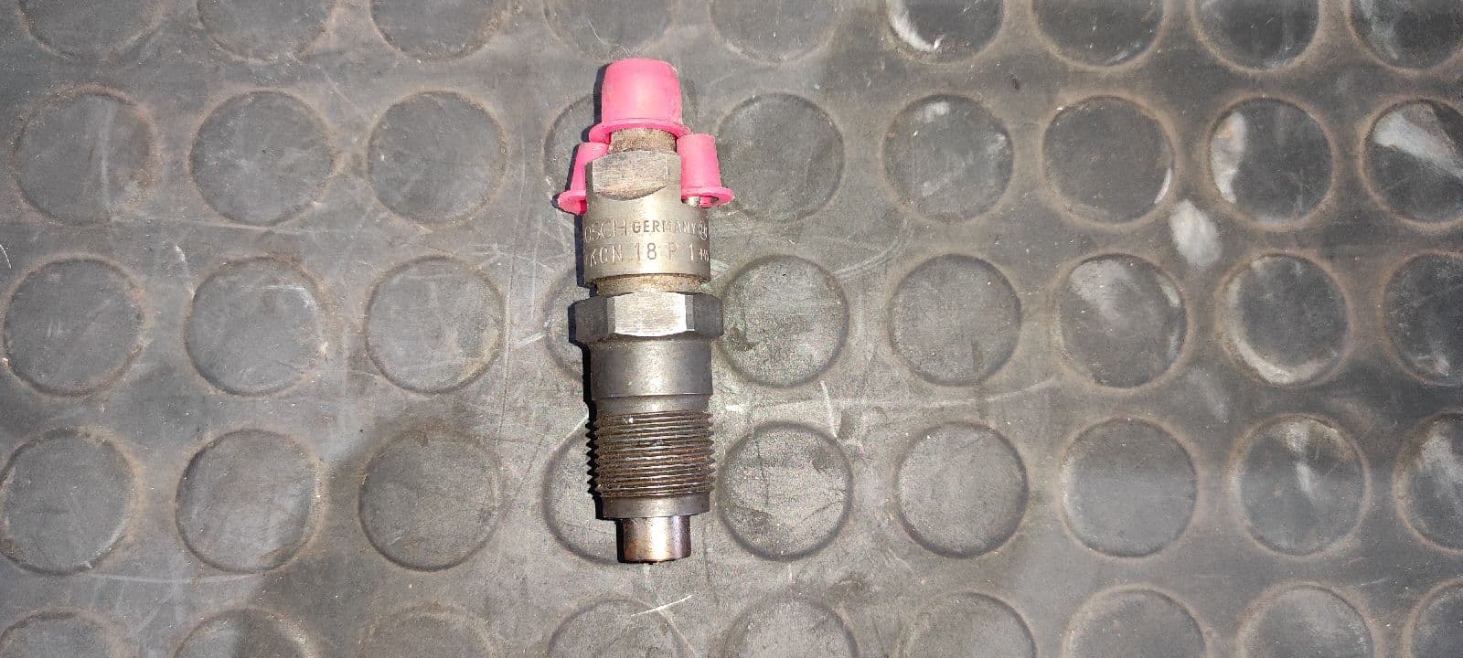 Recambio de INYECTOR para NISSAN SERENA (C23M) LD23 referencia OEM IAM KCN18P1