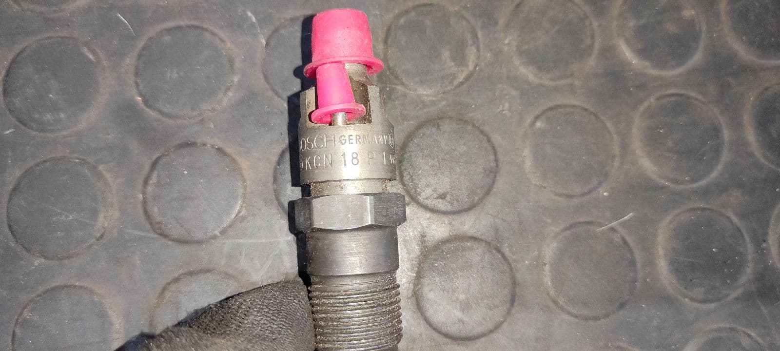 Recambio de INYECTOR para NISSAN SERENA (C23M) LD23 referencia OEM IAM KCN18P1 2