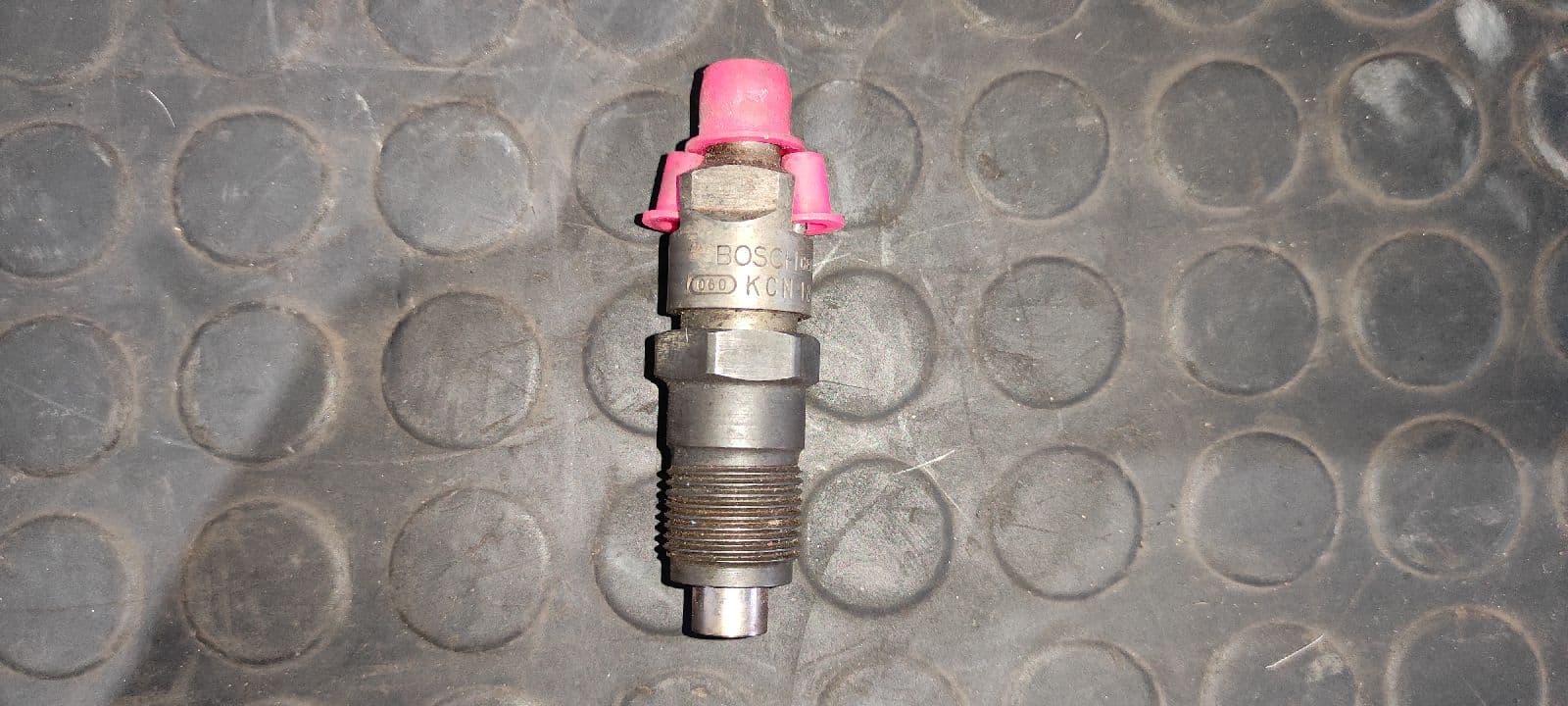 Recambio de INYECTOR para NISSAN SERENA (C23M) LD23 referencia OEM IAM KCN18P1