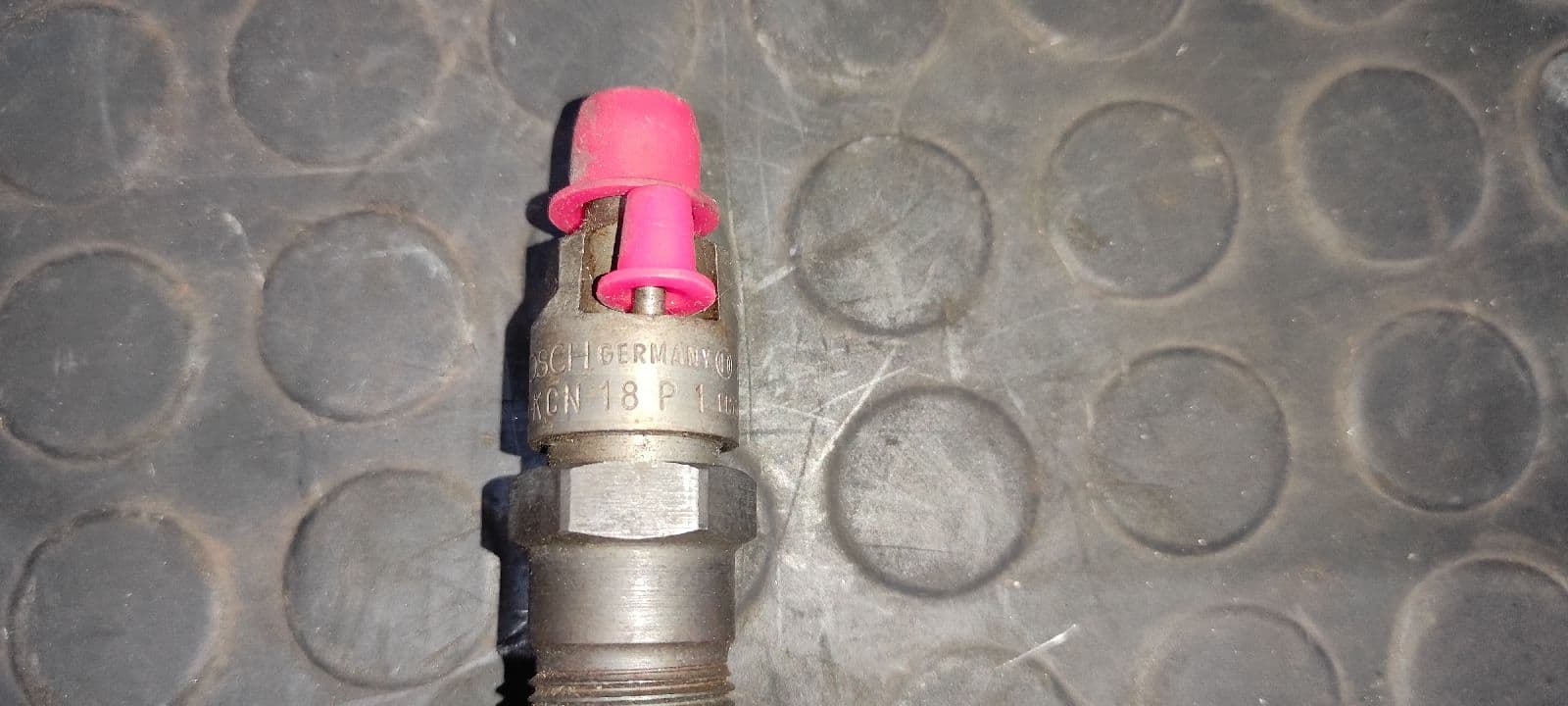 Recambio de INYECTOR para NISSAN SERENA (C23M) LD23 referencia OEM IAM KCN18P1 2