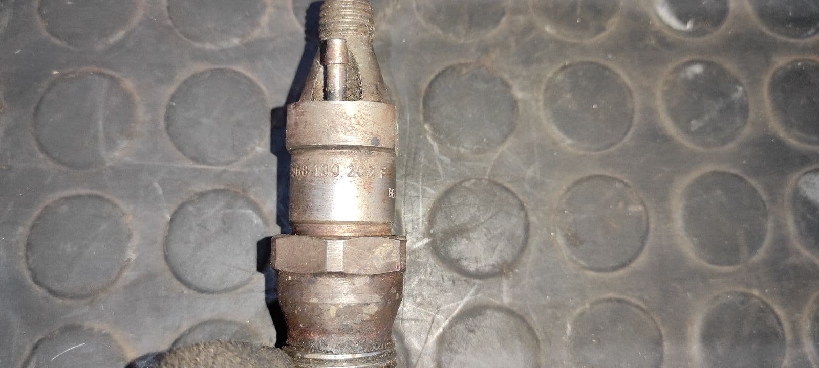 Recambio de INYECTOR para SEAT CORDOBA BERLINA (6K2) 1Y referencia OEM IAM 068130202F 5