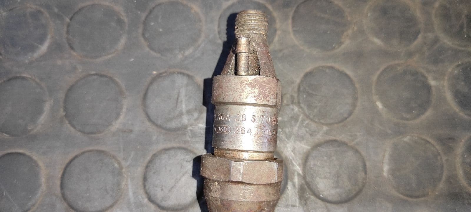 Recambio de INYECTOR para SEAT CORDOBA BERLINA (6K2) 1Y referencia OEM IAM 068130202F 2