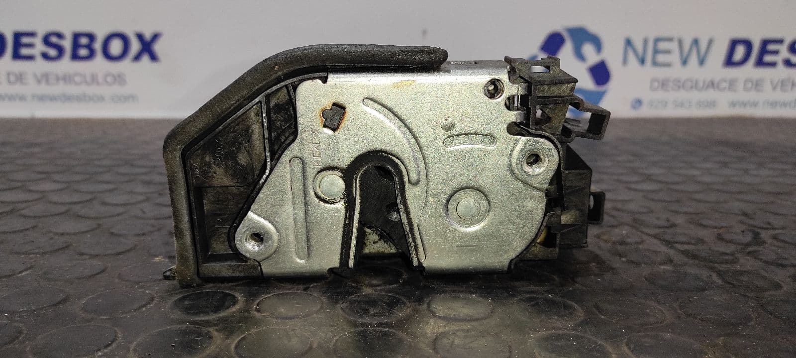 Recambio de CERRADURA PUERTA TRASERA DERECHA para BMW X3 (E83) 2.0 16V Diesel CAT 204D4D referencia OEM IAM 7167070   - NEGRO 2