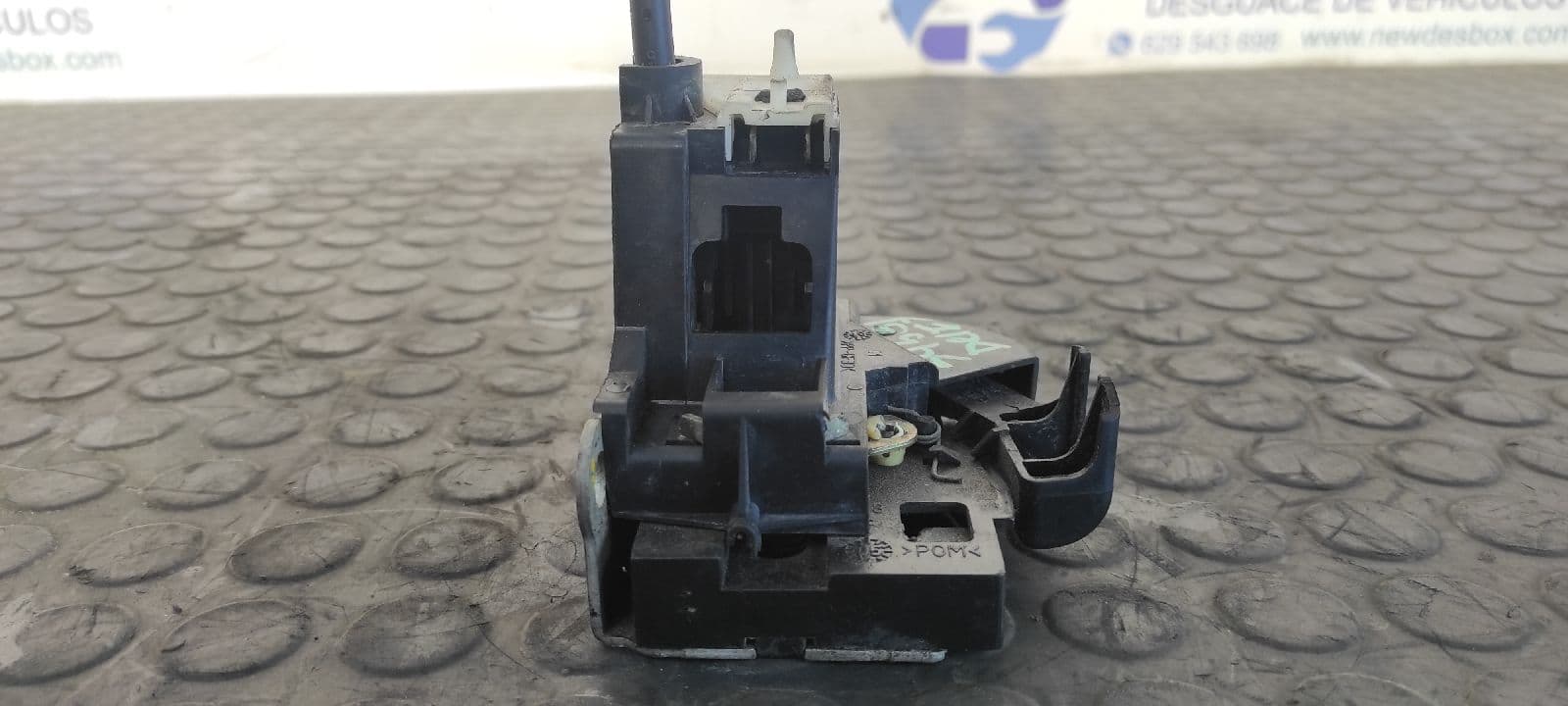 Recambio de CERRADURA PUERTA DELANTERA IZQUIERDA para RENAULT CLIO II FASE II (B/CB0) 1.4 16V K4JC7 referencia OEM IAM    - BLANCO 2