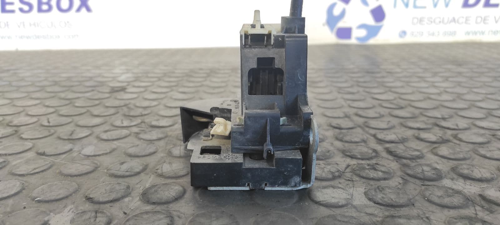 Recambio de CERRADURA PUERTA DELANTERA DERECHA para RENAULT CLIO II FASE II (B/CB0) 1.4 16V K4JC7 referencia OEM IAM    - BLANCO 6