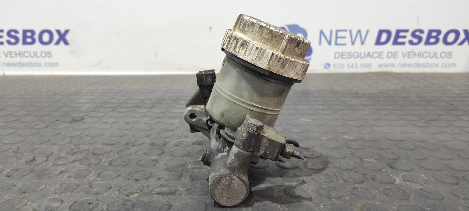 Recambio de BOMBA FRENO para MITSUBISHI L 200 (K34T) 2.5 Turbodiesel 4D56 referencia OEM IAM NABCO JAPAN V22   - ROJO 2