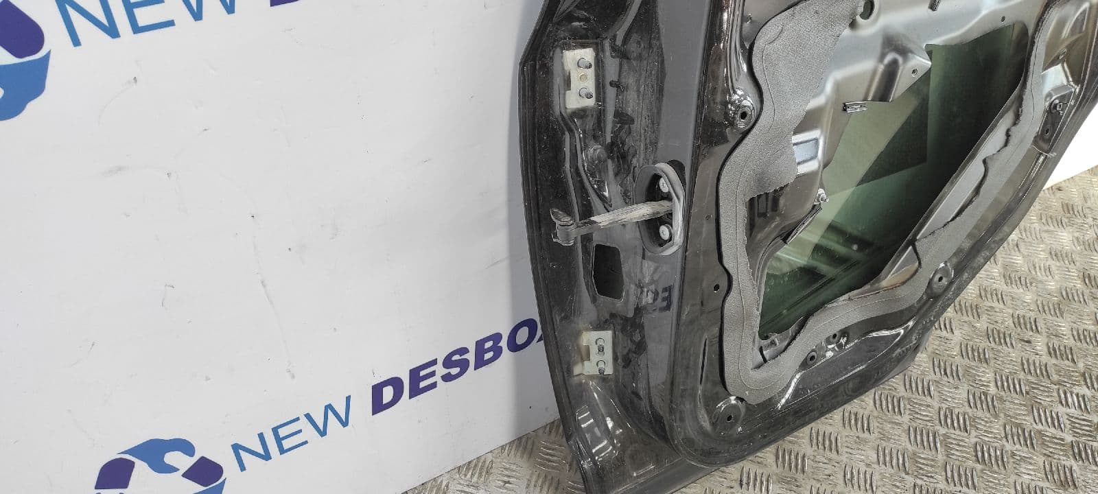 Recambio de PUERTA TRASERA DERECHA para BMW X3 (E83) 204D4D referencia OEM IAM    - NEGRO 6