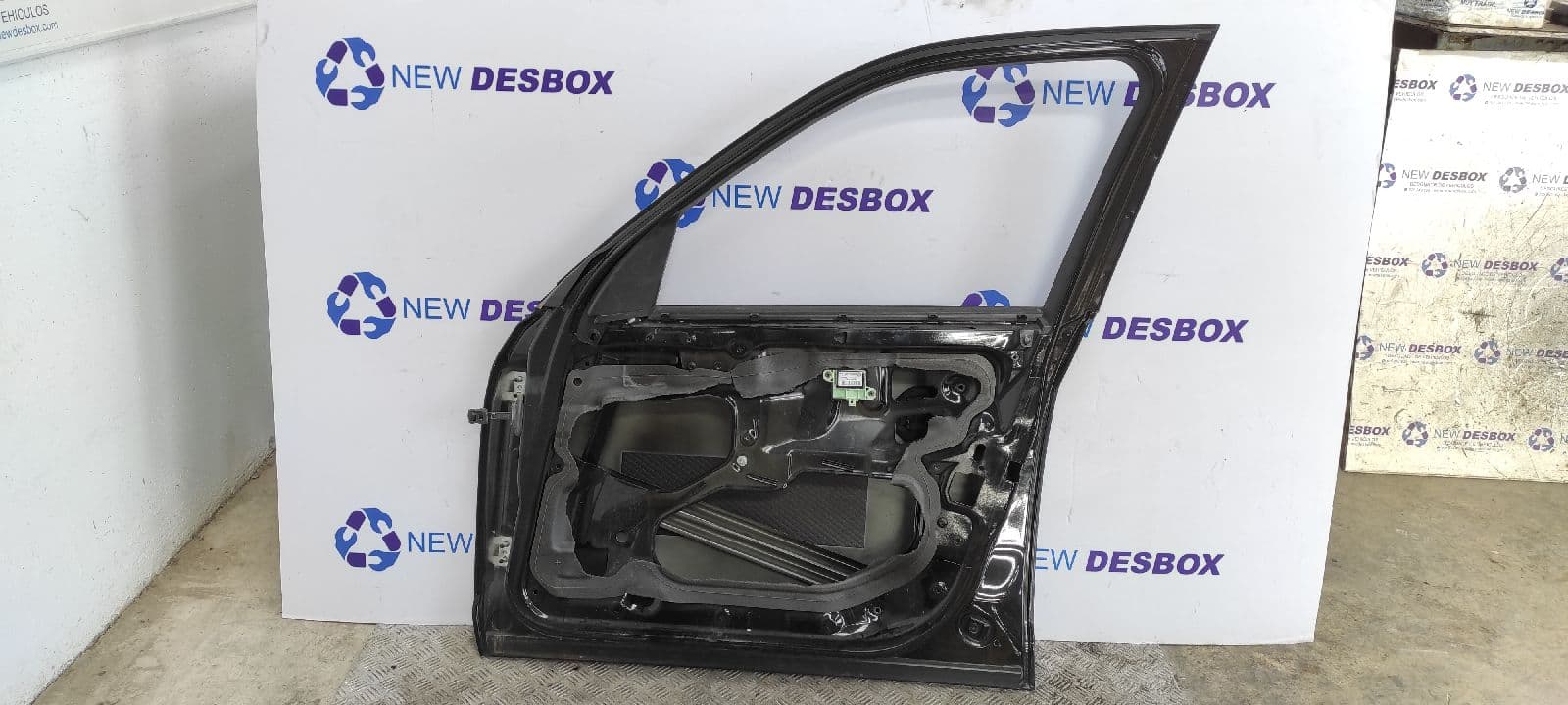 Recambio de PUERTA DELANTERA DERECHA para BMW X3 (E83) 204D4D referencia OEM IAM    - NEGRO 6