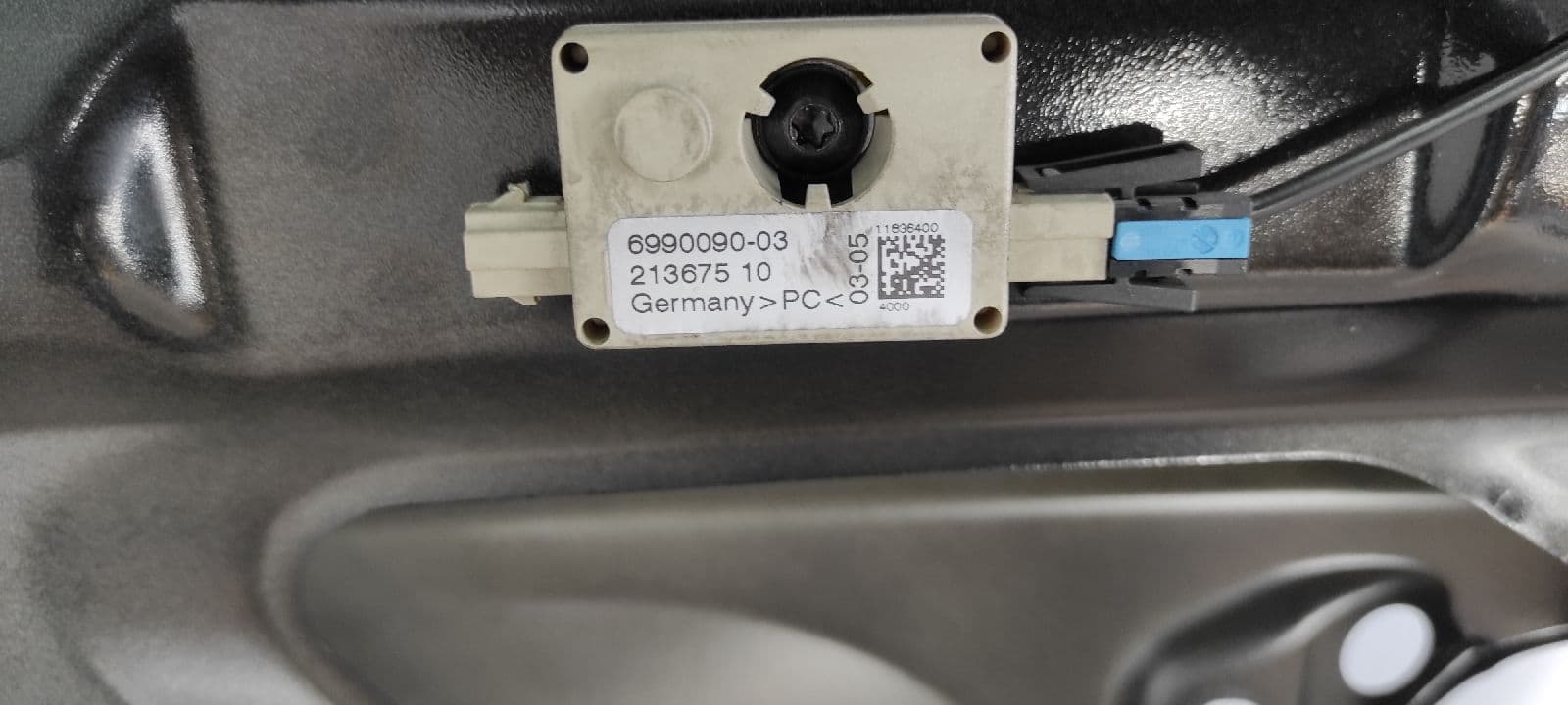 Recambio de PORTON TRASERO para BMW X3 (E83) 204D4D referencia OEM IAM    - NEGRO 3