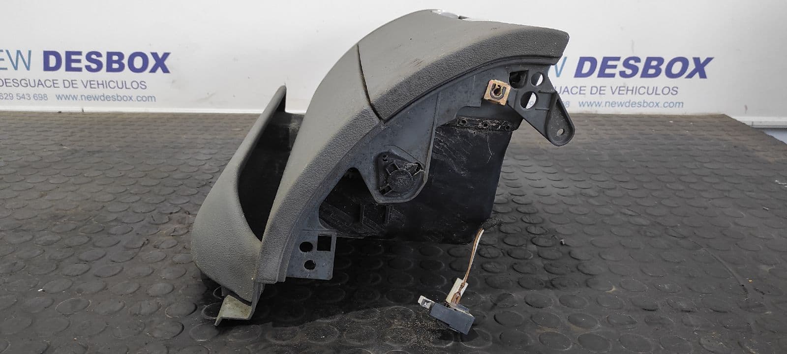 Recambio de GUANTERA para AUDI TT (8N3/8N9) 1.8 T Quattro Coupe (165kW) APX referencia OEM IAM 8N1857095   - NEGRO 5