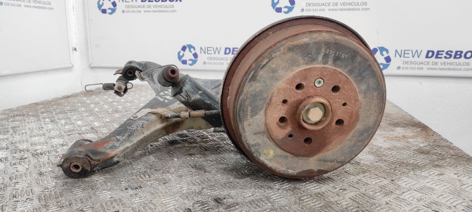 Recambio de MANGUETA TRASERA IZQUIERDA para VOLKSWAGEN T4 TRANSPORTER/FURGONETA (MOD. 1991) 1X referencia OEM IAM 4