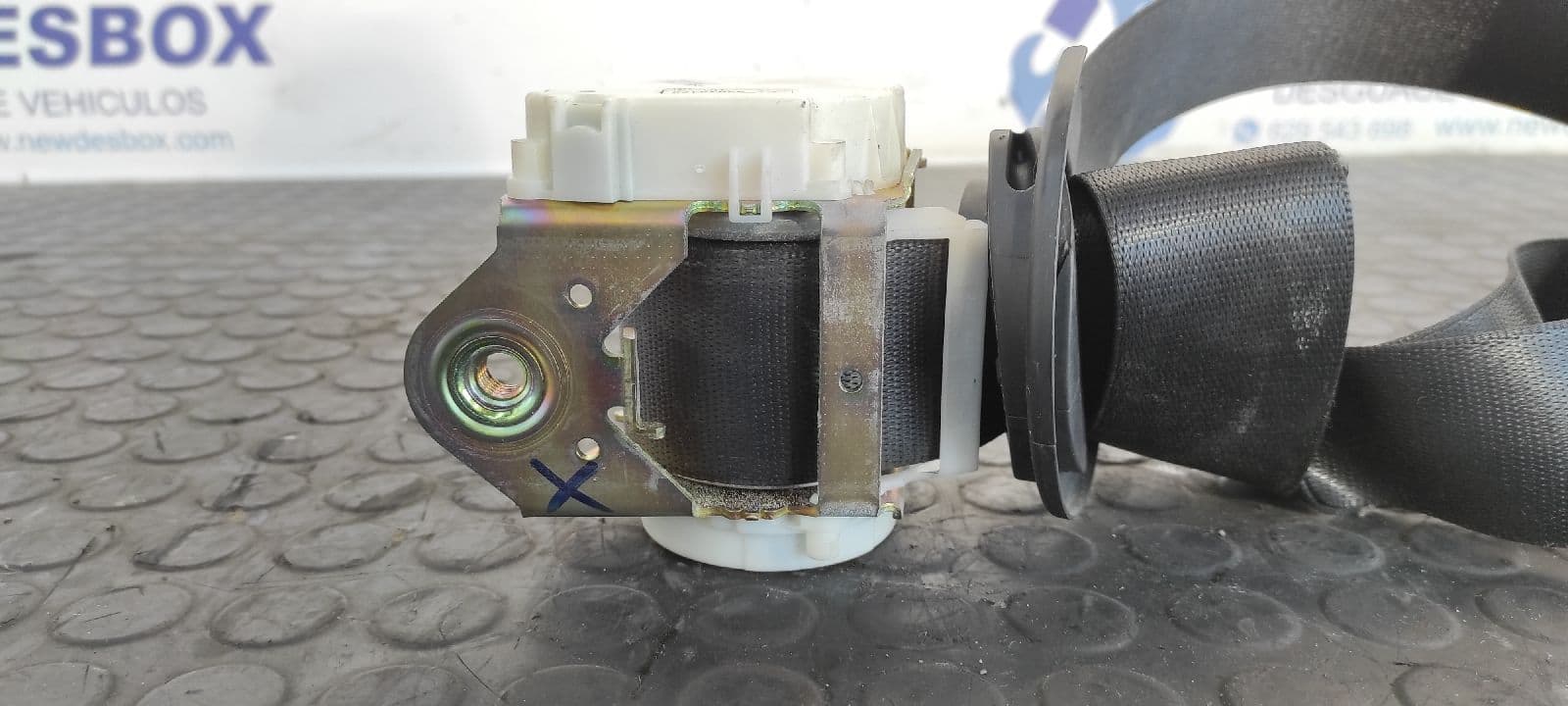 Recambio de CINTURON DELANTERO DERECHO para BMW X3 (E83) 2.0 16V Diesel CAT 204D4D referencia OEM IAM 33048192   - NEGRO 6