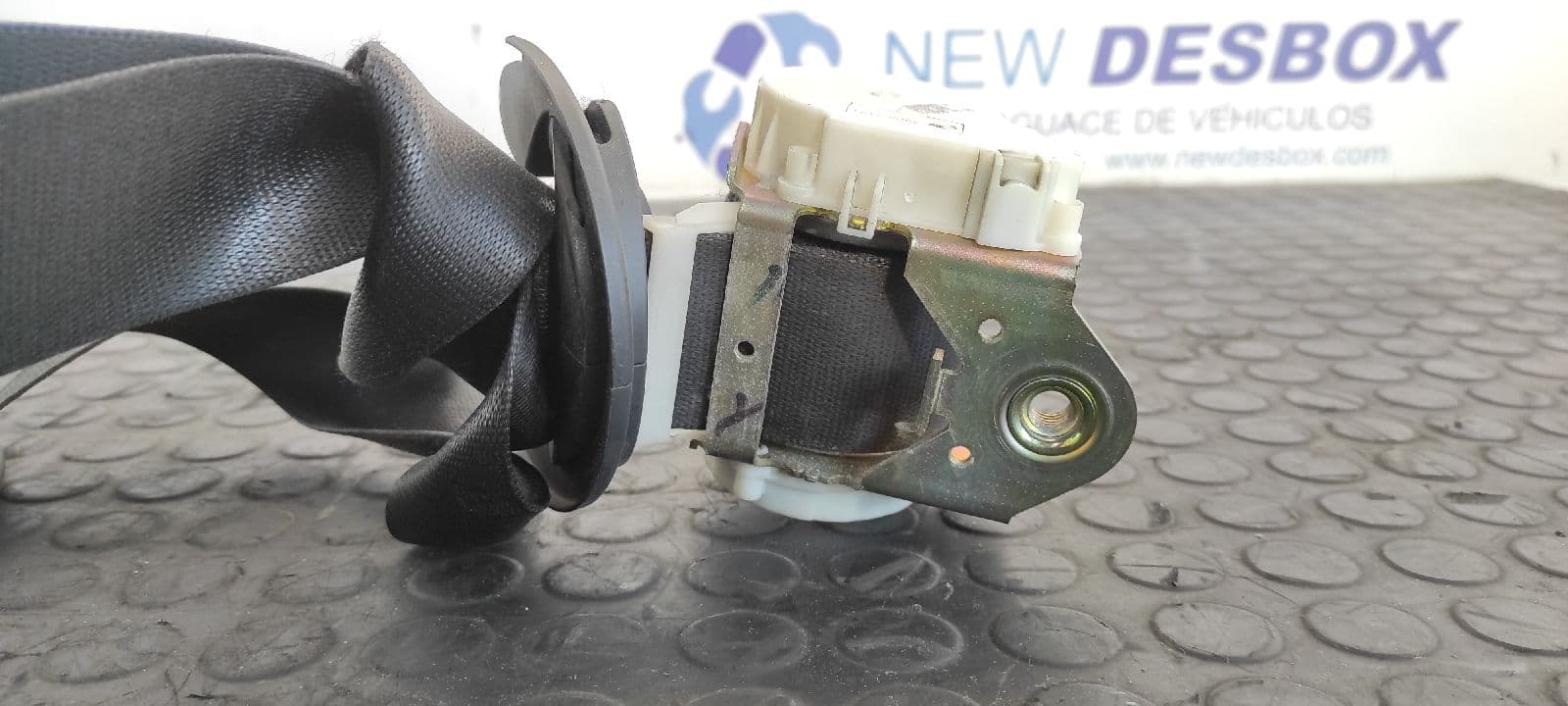 Recambio de CINTURON DELANTERO IZQUIERDO para BMW X3 (E83) 2.0 16V Diesel CAT 204D4D referencia OEM IAM 33017492B   - NEGRO 5
