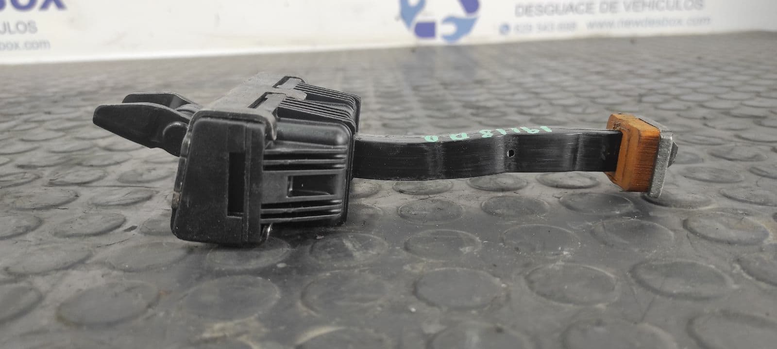 Recambio de RETENEDOR PUERTA DERECHA para BMW SERIE 5 BERLINA (E60) 2.0 16V Diesel M47N204D5 referencia OEM IAM    - NEGRO 2