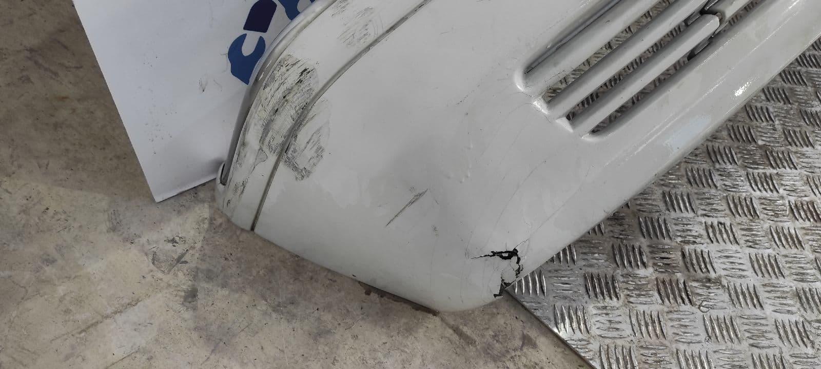 Recambio de PARAGOLPES DELANTERO para MERCEDES-BENZ CLASE S (W126) BERLINA+COUPE M117968 referencia OEM IAM    - BLANCO 10