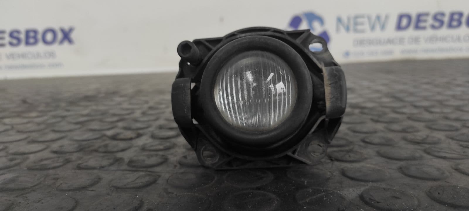 Recambio de FARO ANTINIEBLA DERECHO para BMW X3 (E83) 2.0 16V Diesel CAT 204D4D referencia OEM IAM 3416773   - NEGRO