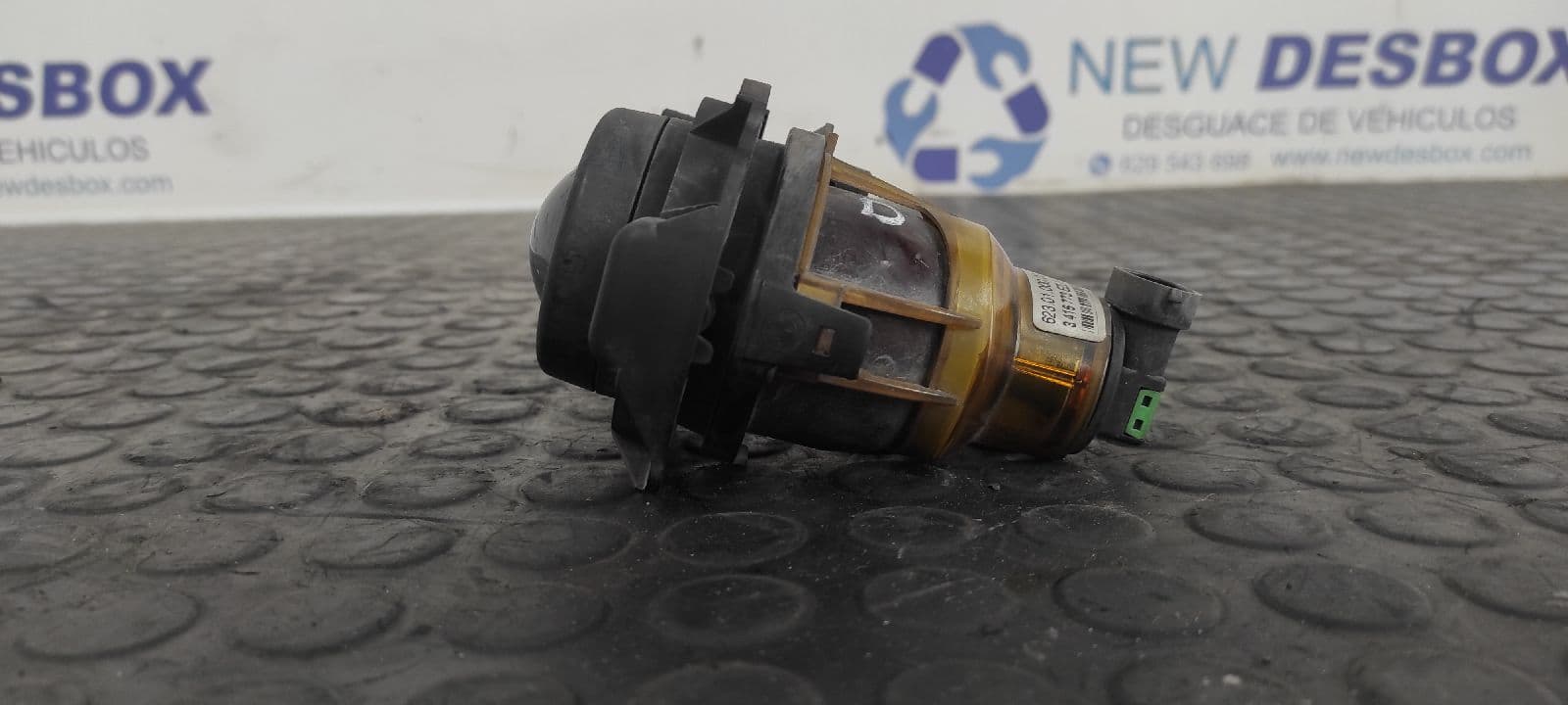 Recambio de FARO ANTINIEBLA DERECHO para BMW X3 (E83) 2.0 16V Diesel CAT 204D4D referencia OEM IAM 3416773   - NEGRO 5