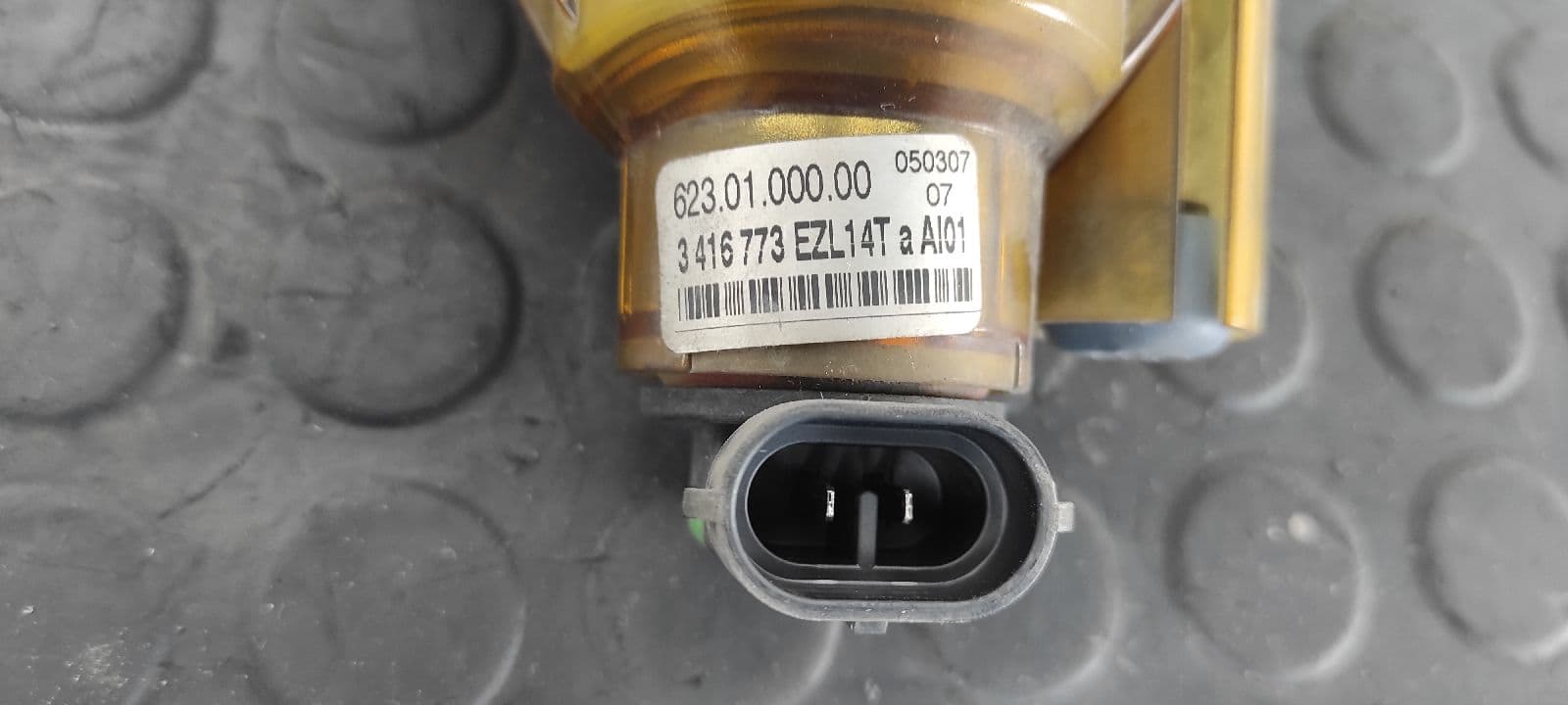 Recambio de FARO ANTINIEBLA DERECHO para BMW X3 (E83) 2.0 16V Diesel CAT 204D4D referencia OEM IAM 3416773   - NEGRO 3