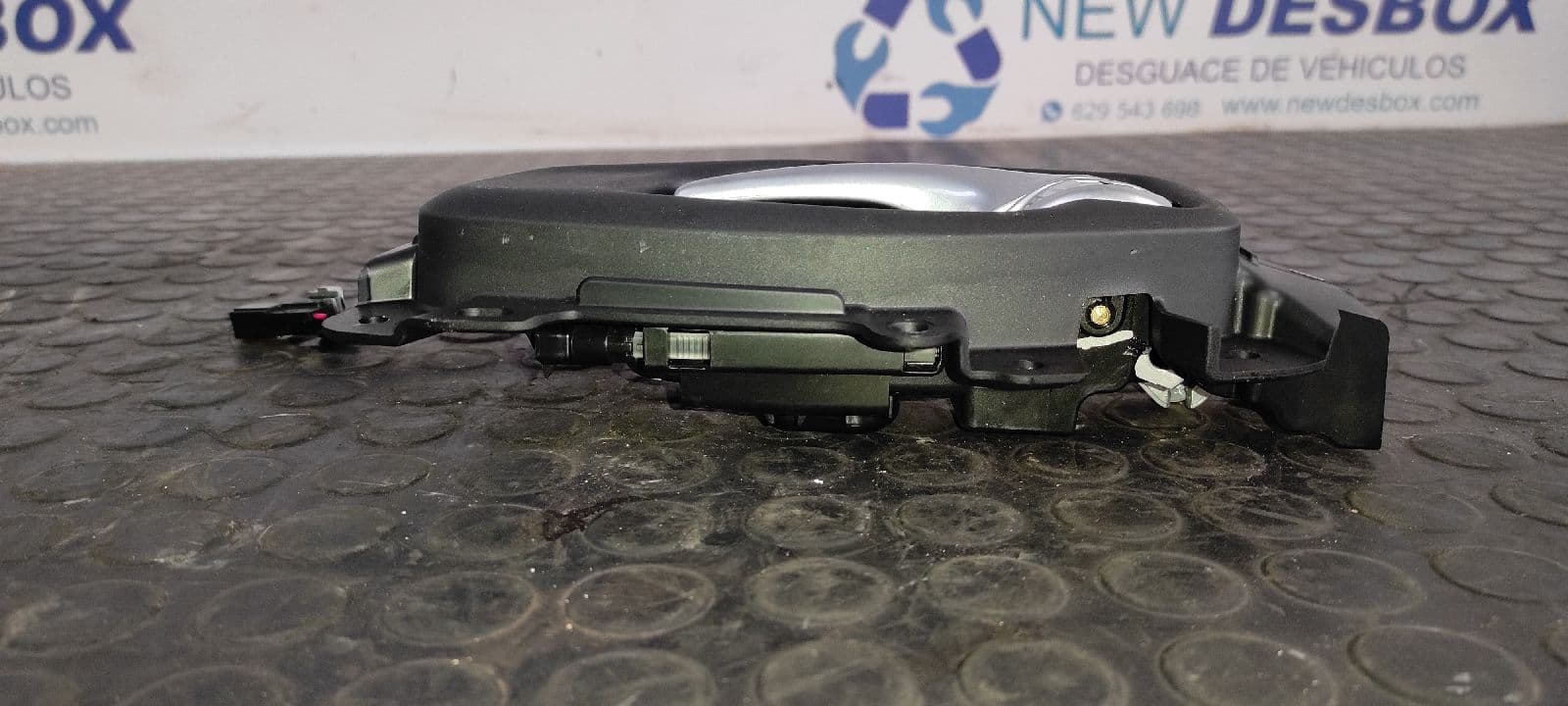 Recambio de MANETA INTERIOR DELANTERA IZQUIERDA para JEEP COMPASS II 55260384 referencia OEM IAM 5SX65TRMAA   - GRANATE 4