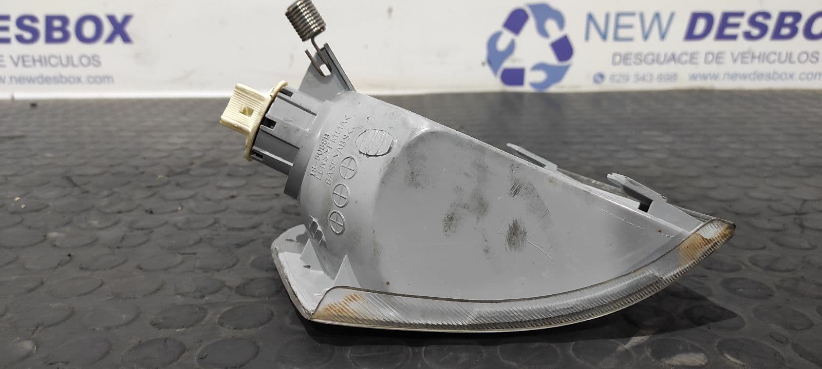 Recambio de PILOTO DELANTERO IZQUIERDO para FORD ESCORT BERL./TURNIER * J6A referencia OEM IAM 185088   - BLANCO 5