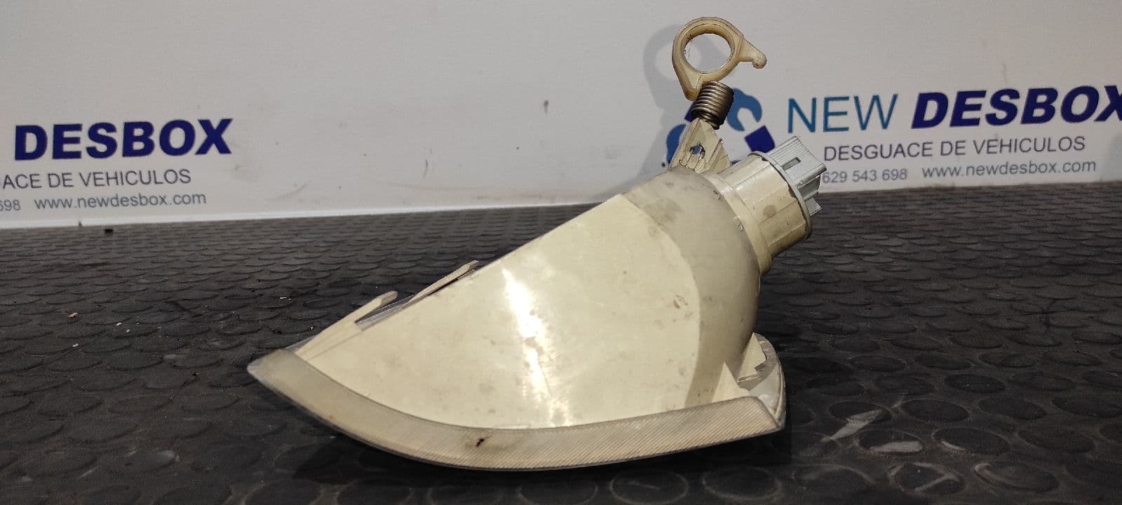 Recambio de PILOTO DELANTERO DERECHO para FORD ESCORT BERL./TURNIER * J6A referencia OEM IAM ARTEB 011116   - BLANCO 3