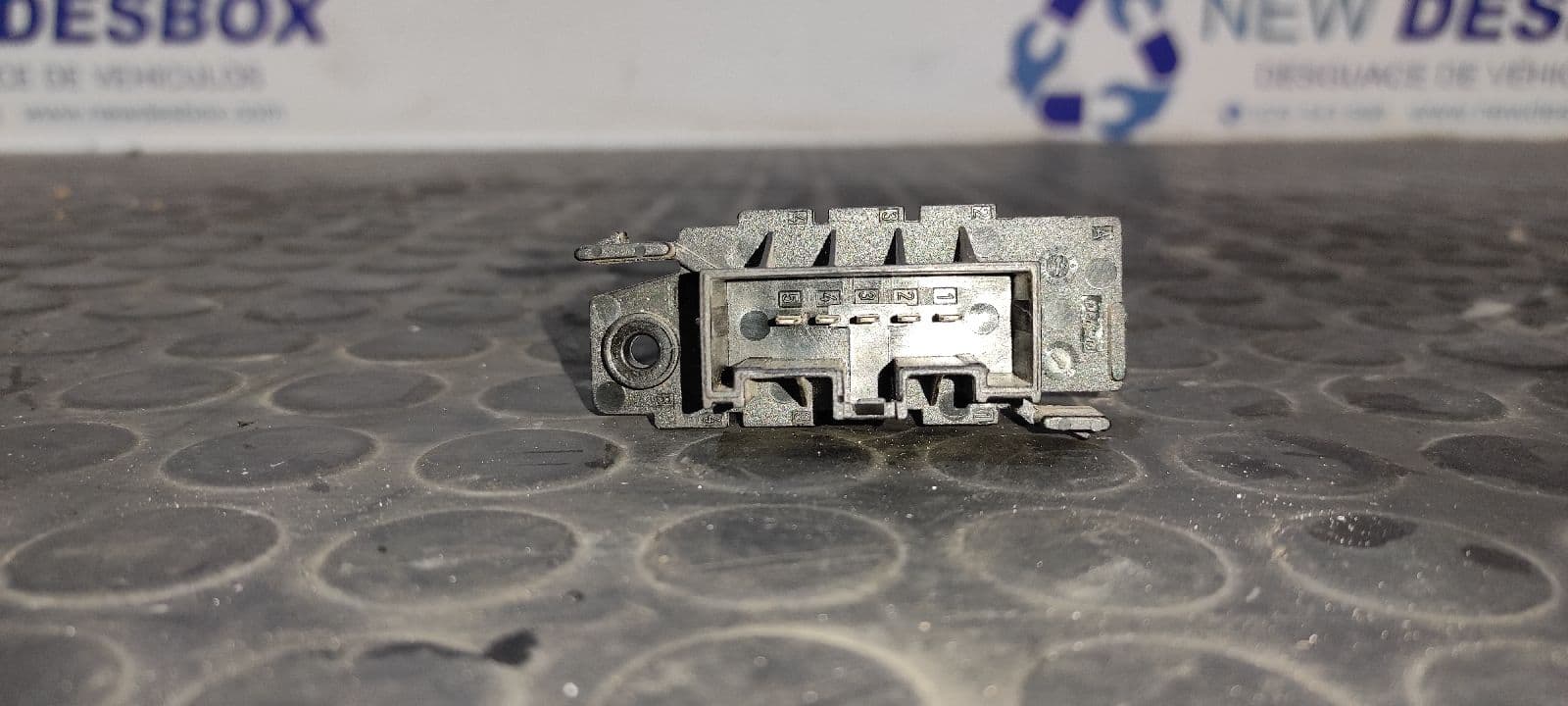 Recambio de RESISTENCIA CALEFACCION para PEUGEOT BOXER CAJA ABIERTA (BAT. 4035)(333/335)(2007 =>) HDi (335) 4HU referencia OEM IAM A51002300   - BLANCO 3