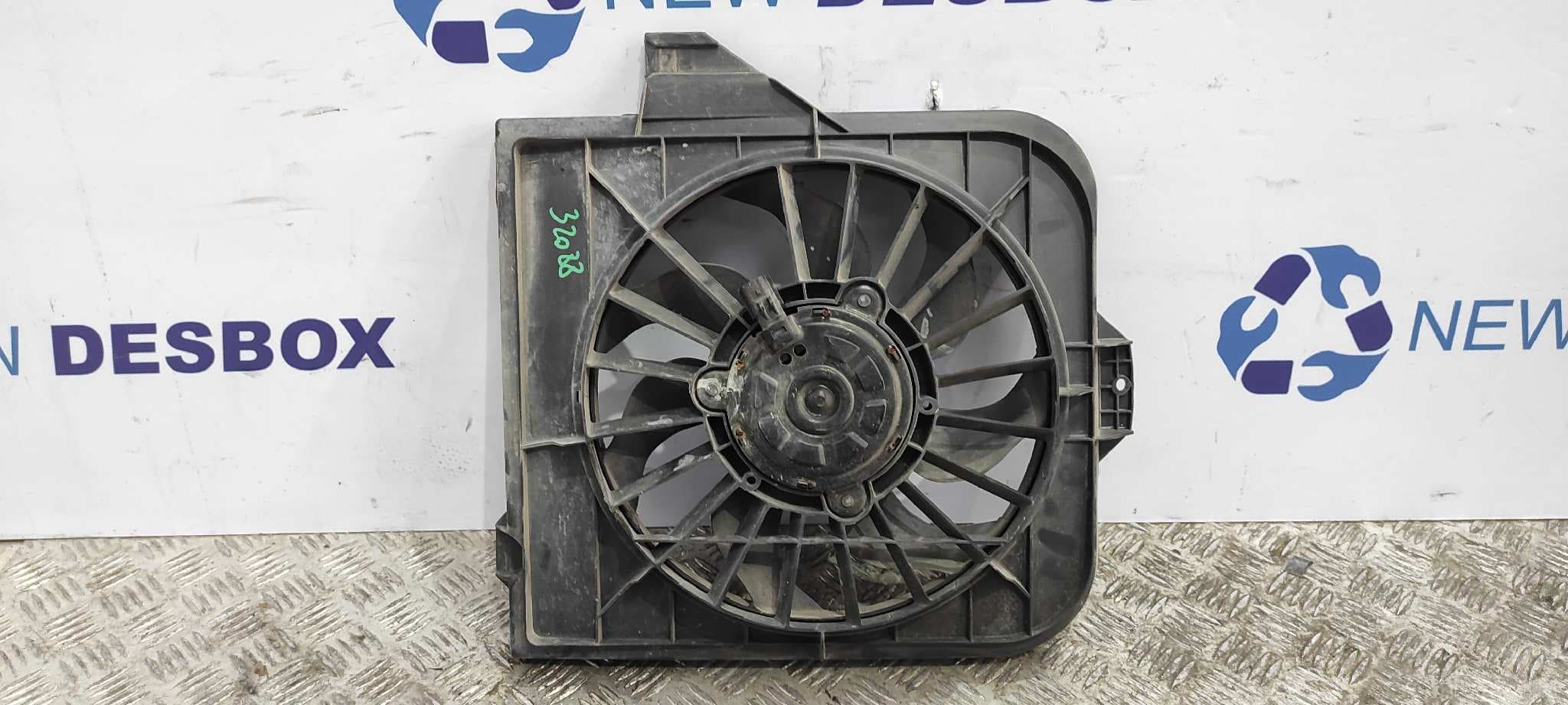 Recambio de ELECTROVENTILADOR para CHRYSLER VOYAGER (RG) 3.3 V6 CAT EGA referencia OEM IAM 04809171AF   - AZUL