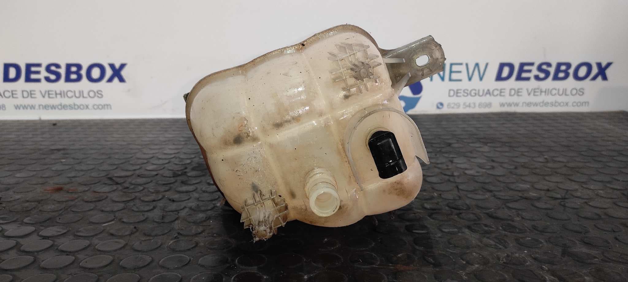 Recambio de DEPOSITO EXPANSION para PEUGEOT BOXER CAJA ABIERTA (BAT. 4035)(333/335)(2007 =>) HDi (335) 4HU referencia OEM IAM C705   - BLANCO 3