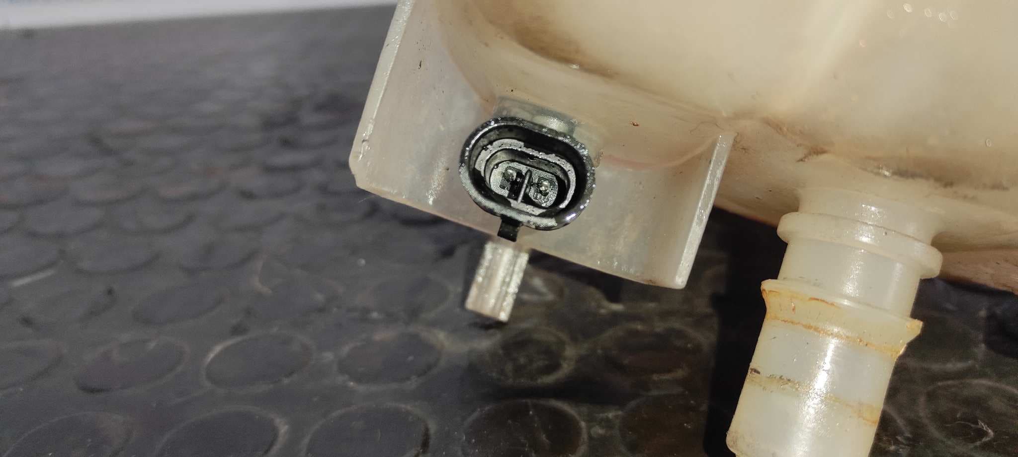Recambio de DEPOSITO EXPANSION para PEUGEOT BOXER CAJA ABIERTA (BAT. 4035)(333/335)(2007 =>) HDi (335) 4HU referencia OEM IAM C705   - BLANCO 4