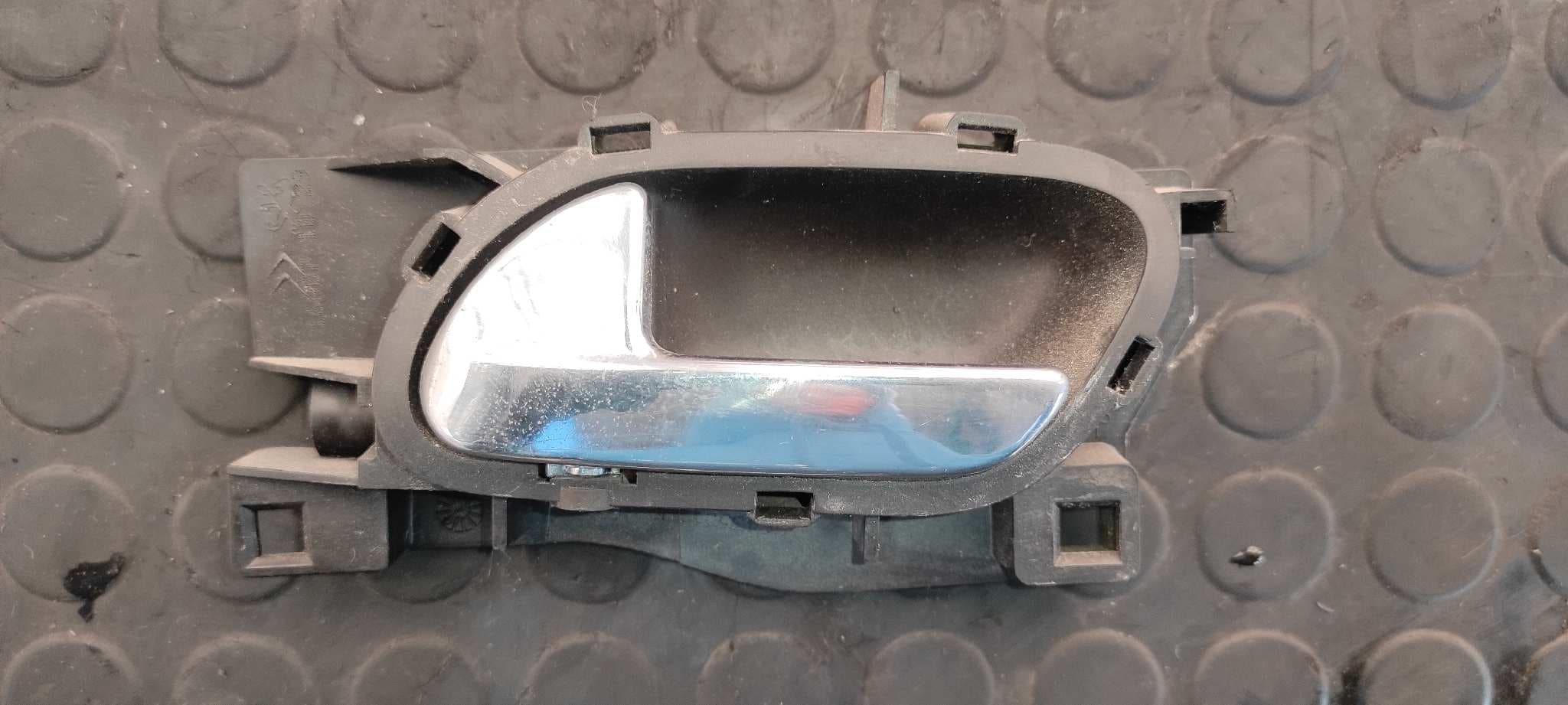 Recambio de MANETA INTERIOR DELANTERA IZQUIERDA para CITROEN C4 COUPE 1.6 16V HDi FAP 9HYDV6TED4 referencia OEM IAM 96435311UD - GRIS