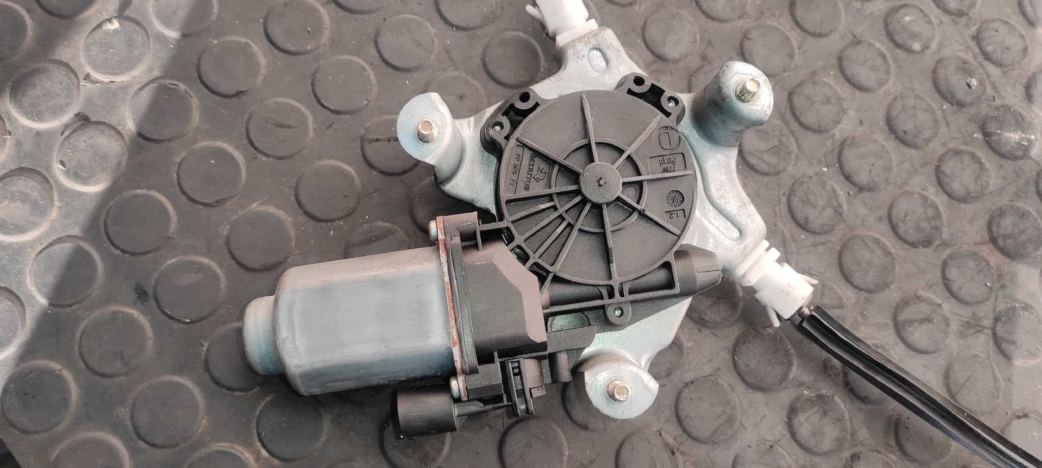 Recambio de ELEVALUNAS DELANTERO DERECHO para RENAULT SCENIC (JA..) 1.9 D RT F9Q A7 referencia OEM IAM 400732B   - BLANCO 3