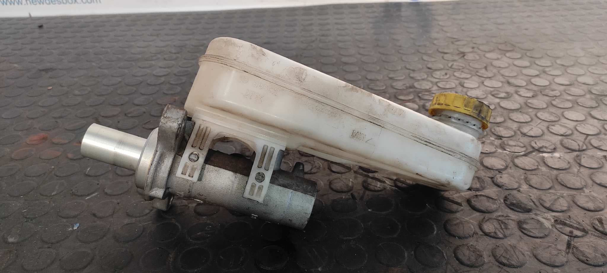 Recambio de BOMBA FRENO para PEUGEOT BOXER CAJA ABIERTA (BAT. 4035)(333/335)(2007 =>) HDi (335) 4HU referencia OEM IAM Y24113   - BLANCO 3