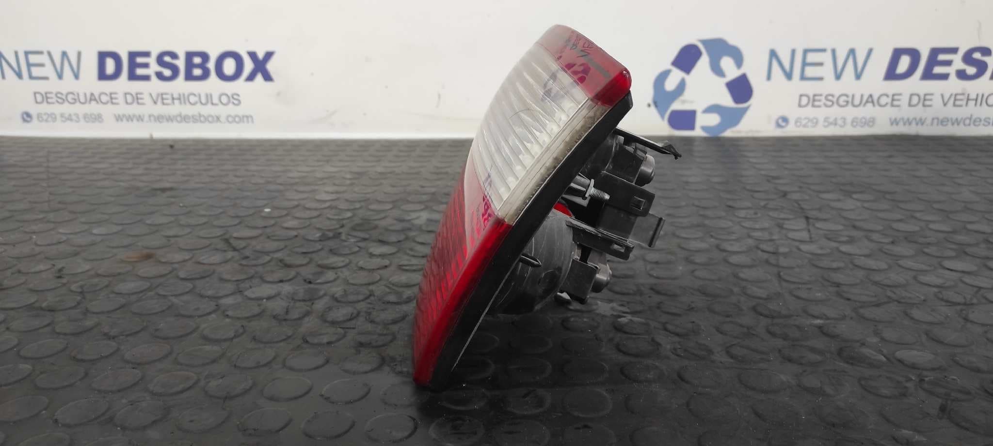 Recambio de PILOTO PORTON DERECHO para SEAT LEON (1M1) Signo AXR referencia OEM IAM 1M6945092B   - BLANCO 3