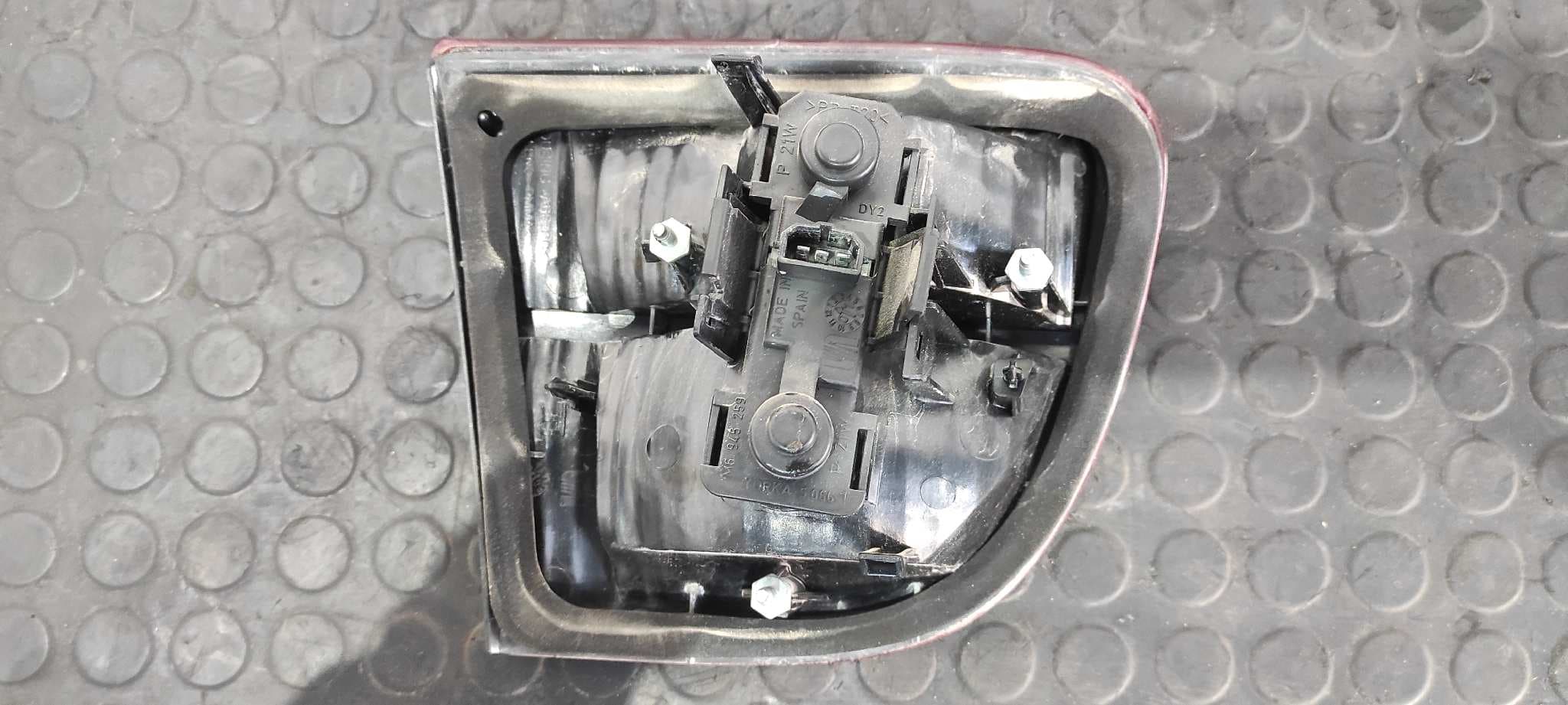 Recambio de PILOTO PORTON DERECHO para SEAT LEON (1M1) Signo AXR referencia OEM IAM 1M6945092B   - BLANCO 2