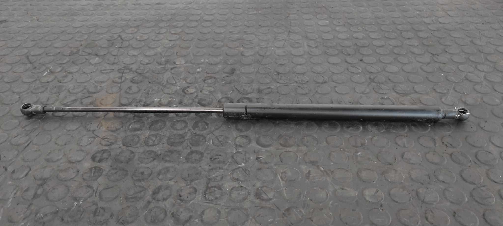 Recambio de AMORTIGUADORES MALETERO / PORTON para OPEL CORSA A Básico C12NV referencia OEM IAM 90127137   - BLANCO
