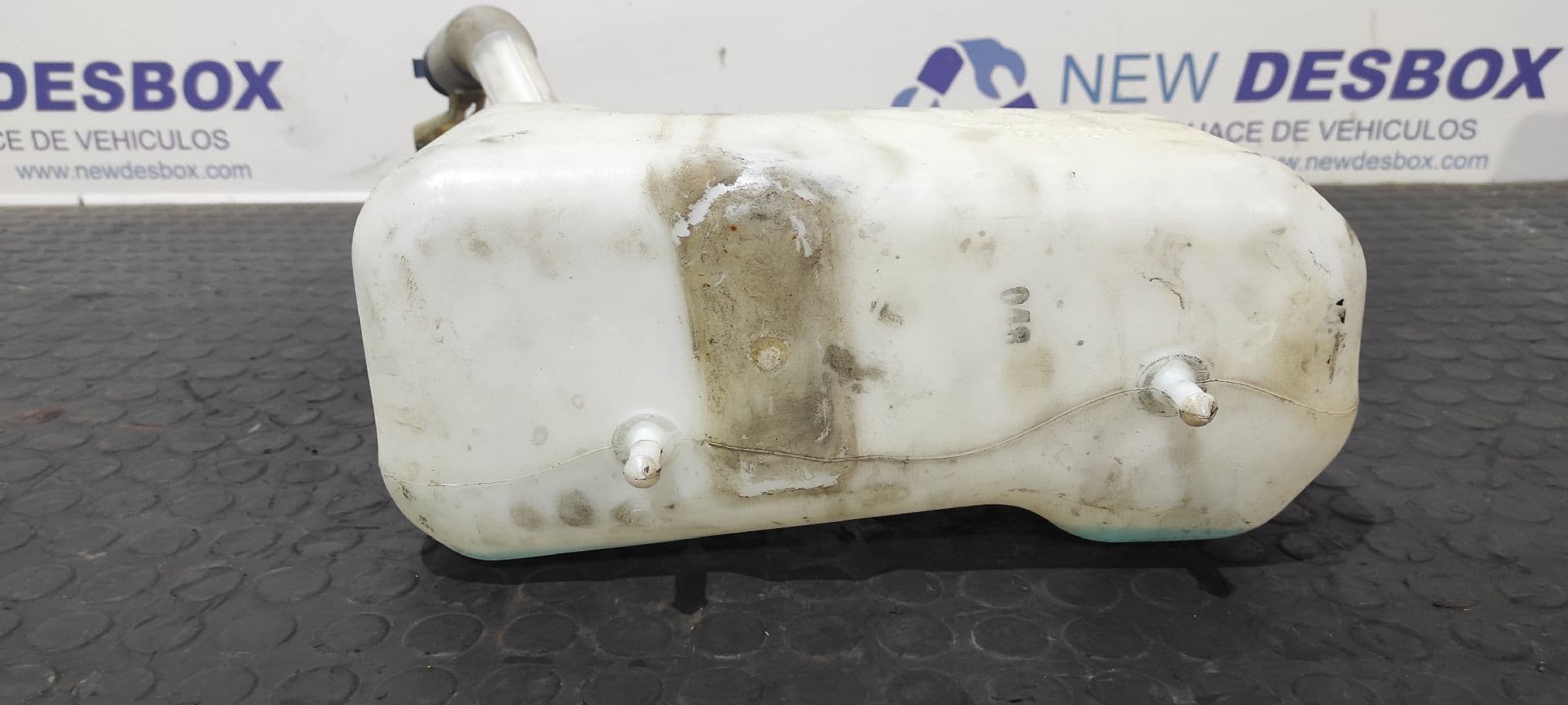 Recambio de DEPOSITO LIMPIA para PEUGEOT BOXER CAJA ABIERTA (BAT. 4035)(333/335)(2007 =>) HDi (335) 4HU referencia OEM IAM C805   - BLANCO 4