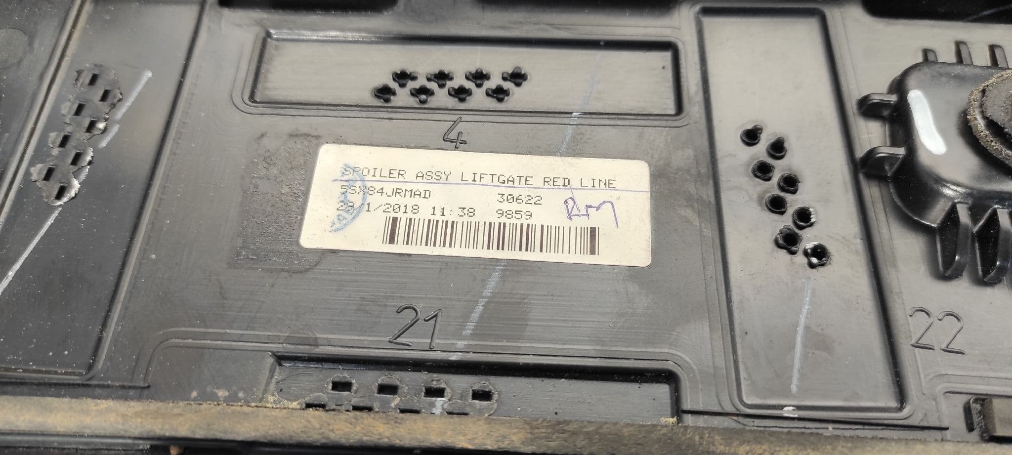 Recambio de ALERON TRASERO para JEEP COMPASS II 55260384 referencia OEM IAM 5SX84TRMAD   - GRANATE 3