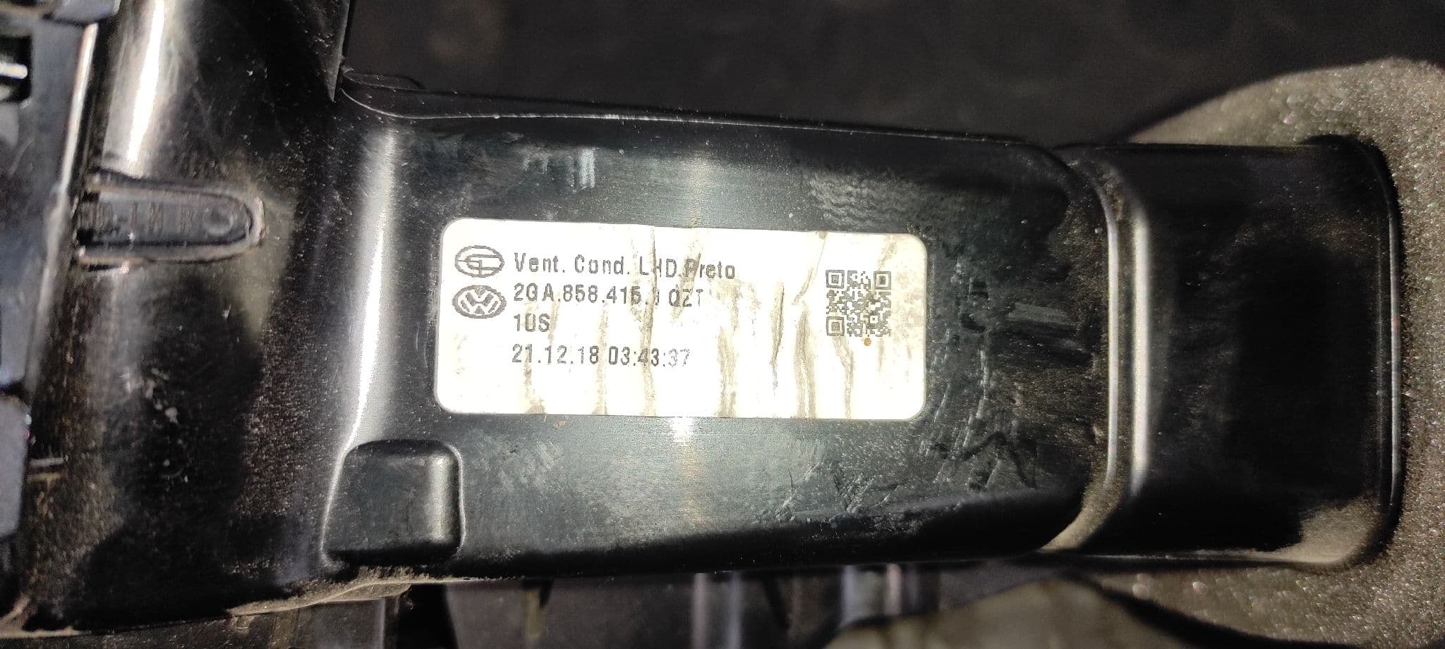 Recambio de REJILLA AIREADORA para VOLKSWAGEN T-ROC referencia OEM IAM 2GA819703 8