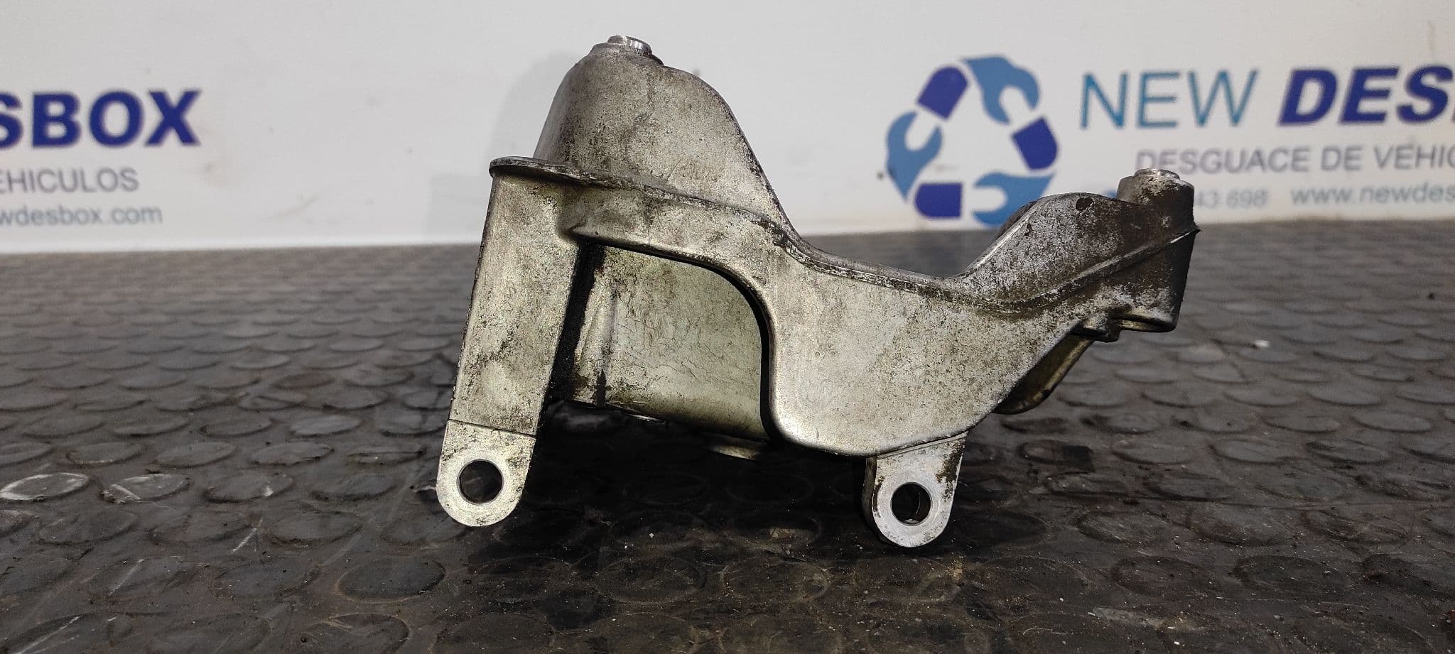 Recambio de SOPORTE MOTOR para BMW X3 (E83) 2.0 16V Diesel CAT 204D4D referencia OEM IAM 64557794614   - NEGRO 4