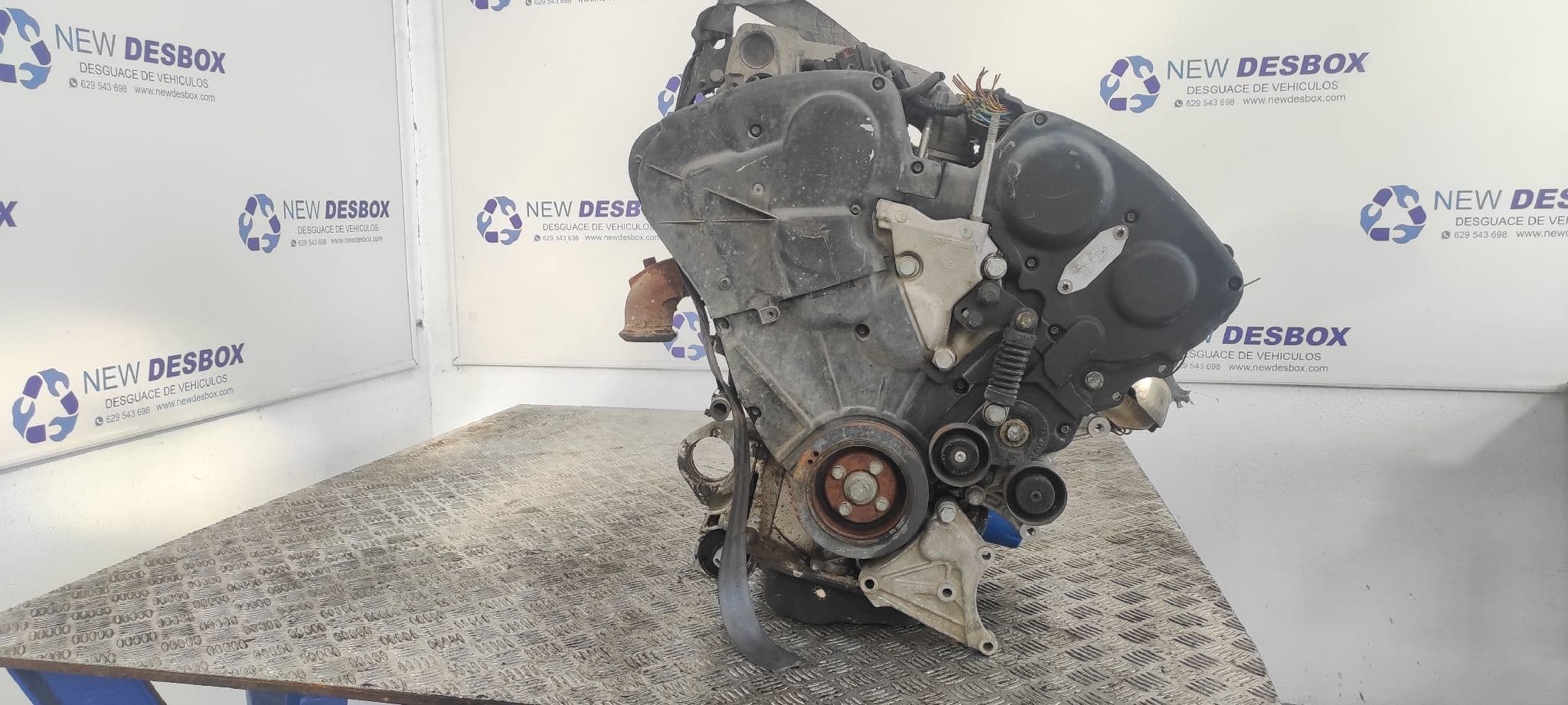 Recambio de MOTOR para PEUGEOT 406 COUPE (S1/S2) 3.0 V6 24V CAT XFZ        referencia OEM IAM XFZ          - AMARILLO