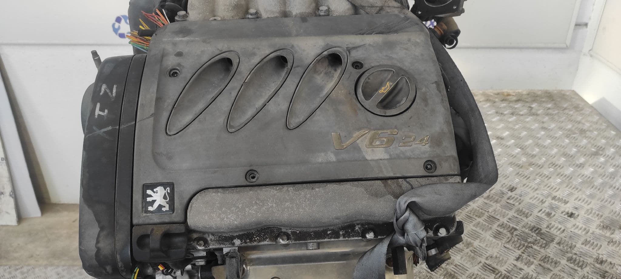 Recambio de MOTOR para PEUGEOT 406 COUPE (S1/S2) 3.0 V6 24V CAT XFZ        referencia OEM IAM XFZ          - AMARILLO 3