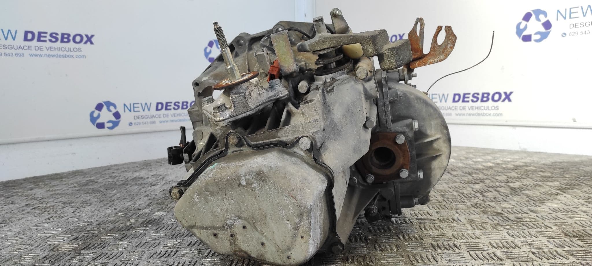 Recambio de CAJA CAMBIOS para PEUGEOT 406 COUPE (S1/S2) 3.0 V6 24V CAT XFZ        referencia OEM IAM 20LE40   - AMARILLO 5