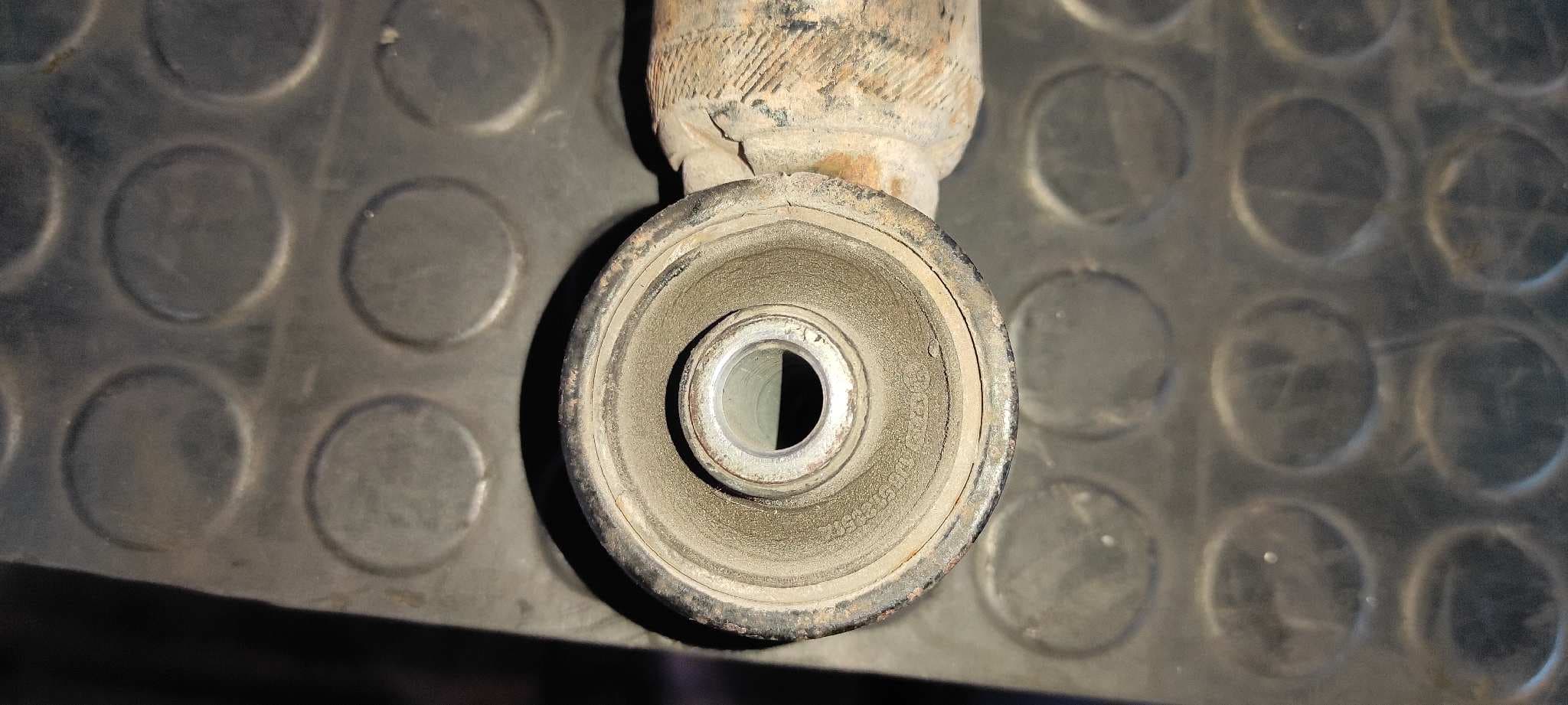Recambio de AMORTIGUADOR TRASERO DERECHO para SKODA OCTAVIA BERLINA (1U2) 1.9 TDI ASV referencia OEM IAM 1J0512011AB   - PLATA 2