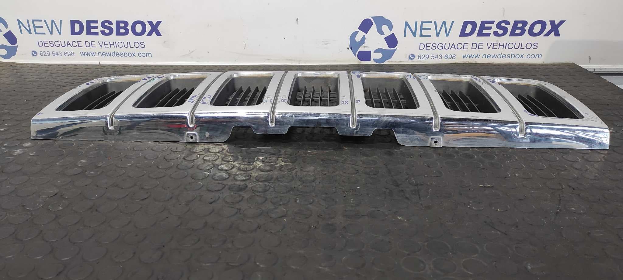 Recambio de REJILLA DELANTERA para JEEP GR.CHEROKEE (ZJ)/(Z) VM referencia OEM IAM 55055059    - MARRON 4